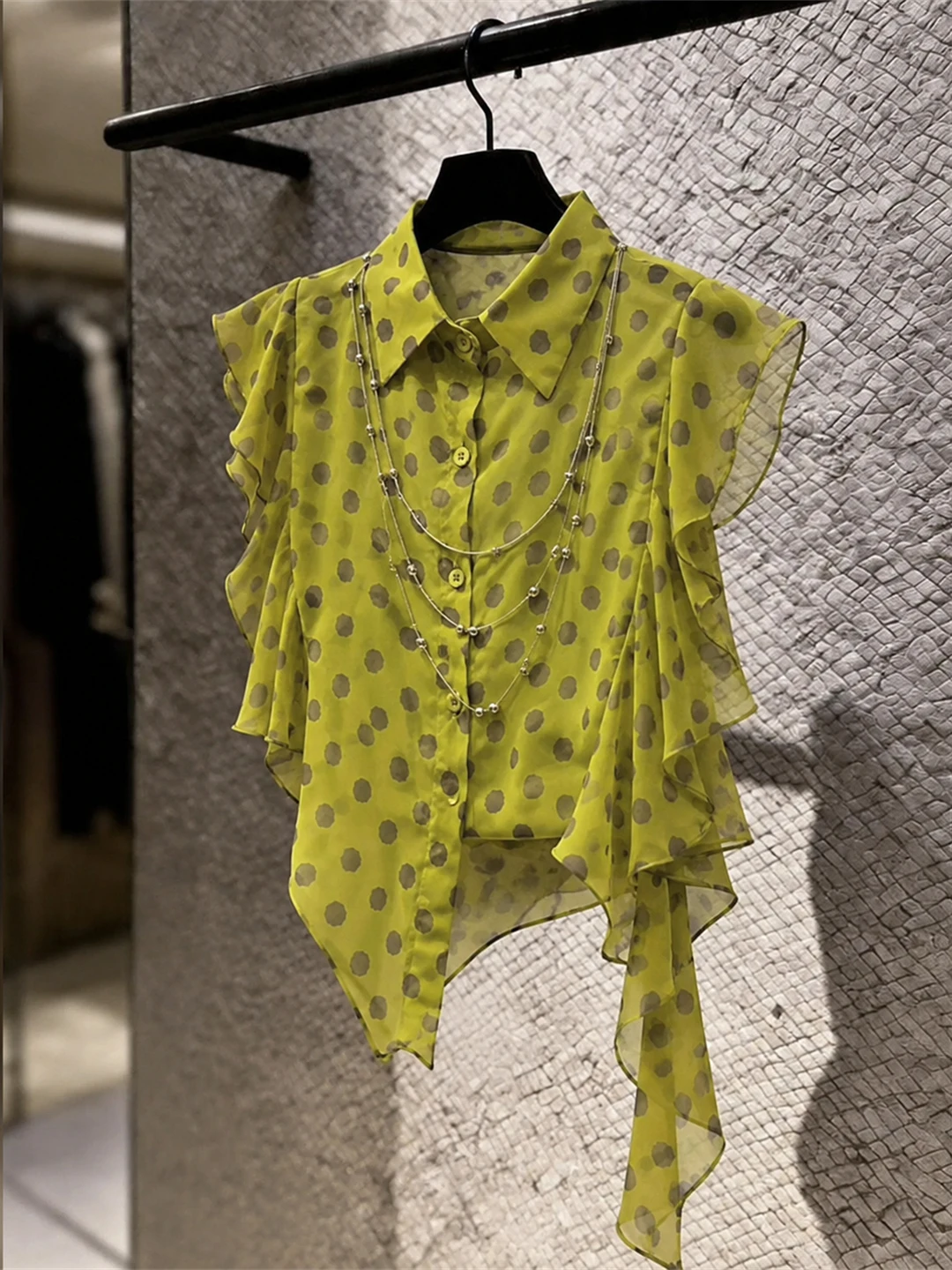 

Fashionable Checkered Shirt Collared Single Button Sun Protection Anti Aging Top Polka Dot Design Summer 2026 Women's Fashion