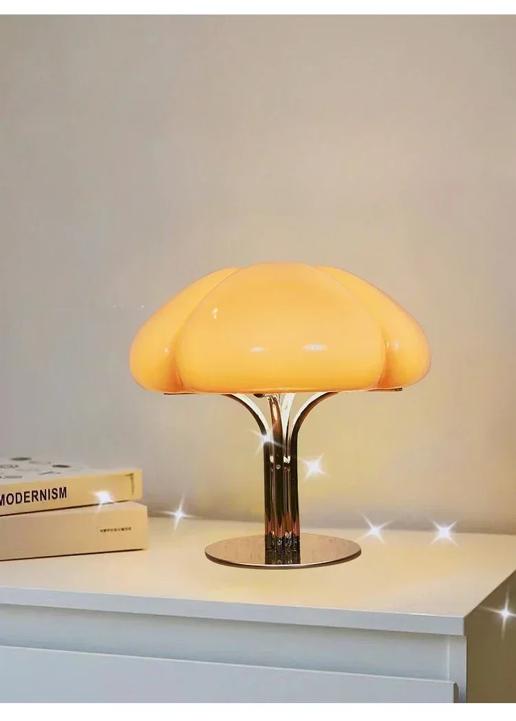 GHEUVNJ Table lamp Nordic retro study bedroom warm bedside cream wind table lamp