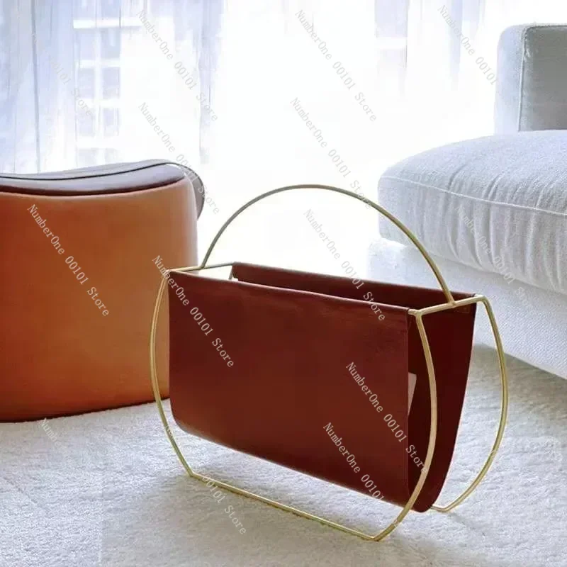 

Роскошная скандинавская современная металлическая кожаная полка для журналов, домашний диван, угловое хранилище, креативная книжная полка с ручкой