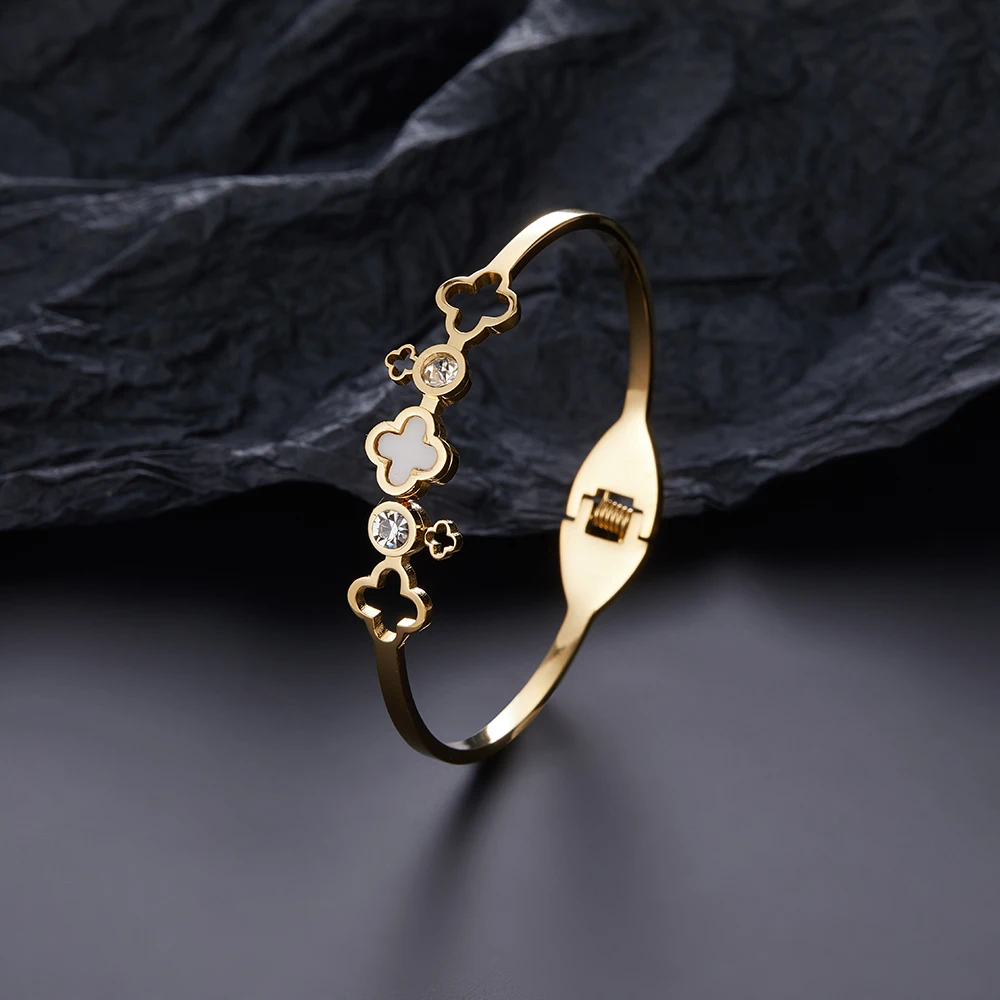 New clover gold stainless steel bracelet fashionable plant ladies jewelry birthday gift for wife