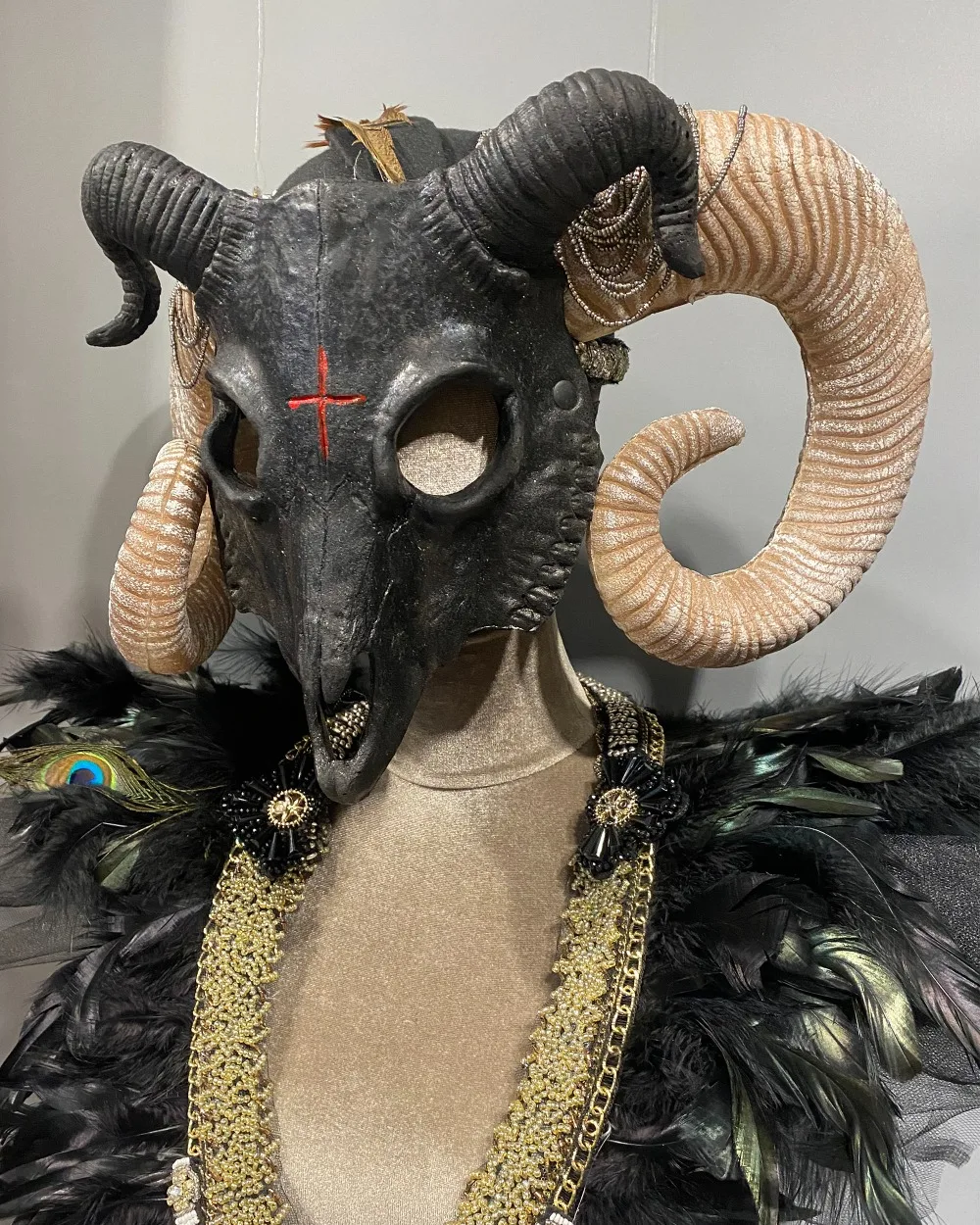 Gothic Sheep Horn Hat Cosplay Devil Horn Headwear Deluxe Halloween Cosplay Costume Mask Carnaval Masque Christmas Party Props