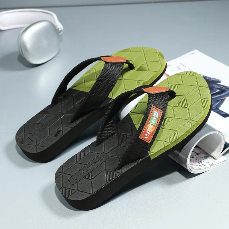 Summer men's slippers fashion comfortable breathable flip-flops ultra-light home indoor bathroom slippers outdoor beach shoes 45