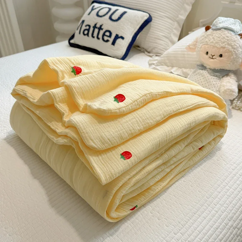 Super Soft Bubble Gauze Summer Blanket Strawberry Embroidery Lightweight Quilts for Adults Kids Skin Friendly Thin Comforter