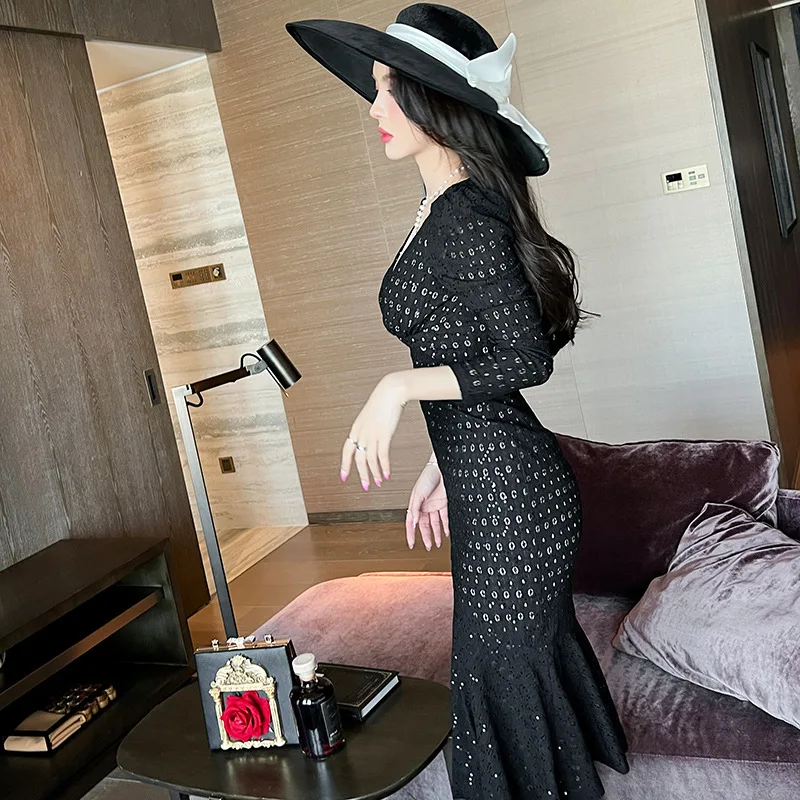 Autumn New Elegant Temperament V-neck Slim-fitting Fishtail Lace Dress French Foreign Style Long Dress