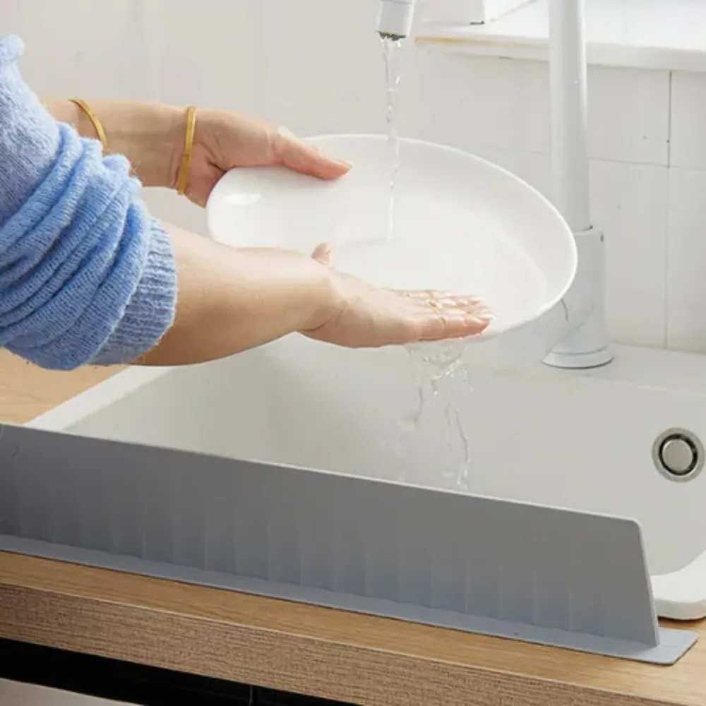 with Suction Cup Sink Splash Guard Household Silicone Splash-Proof Sink Baffle Heightening Prevent Water Countertop