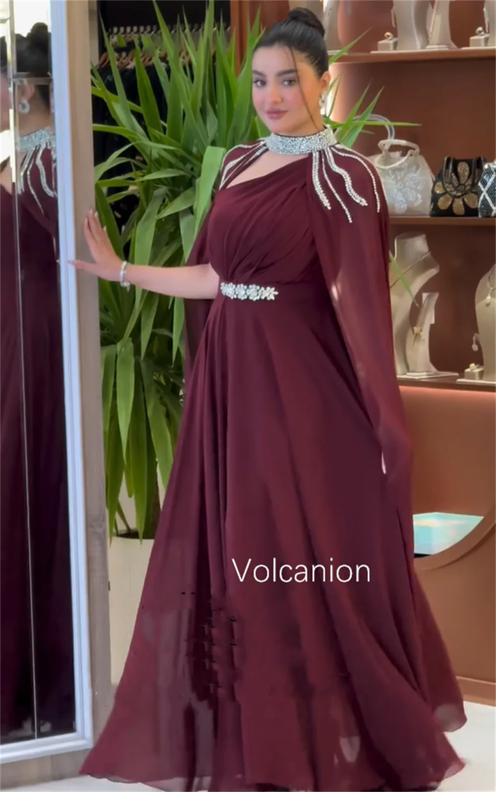 تخصيص أزياء الشيفون الطية البراقة ألف خط Poretrait عالية الياقة فساتين متوسطة الطول مناسبة مخصصة عارضة