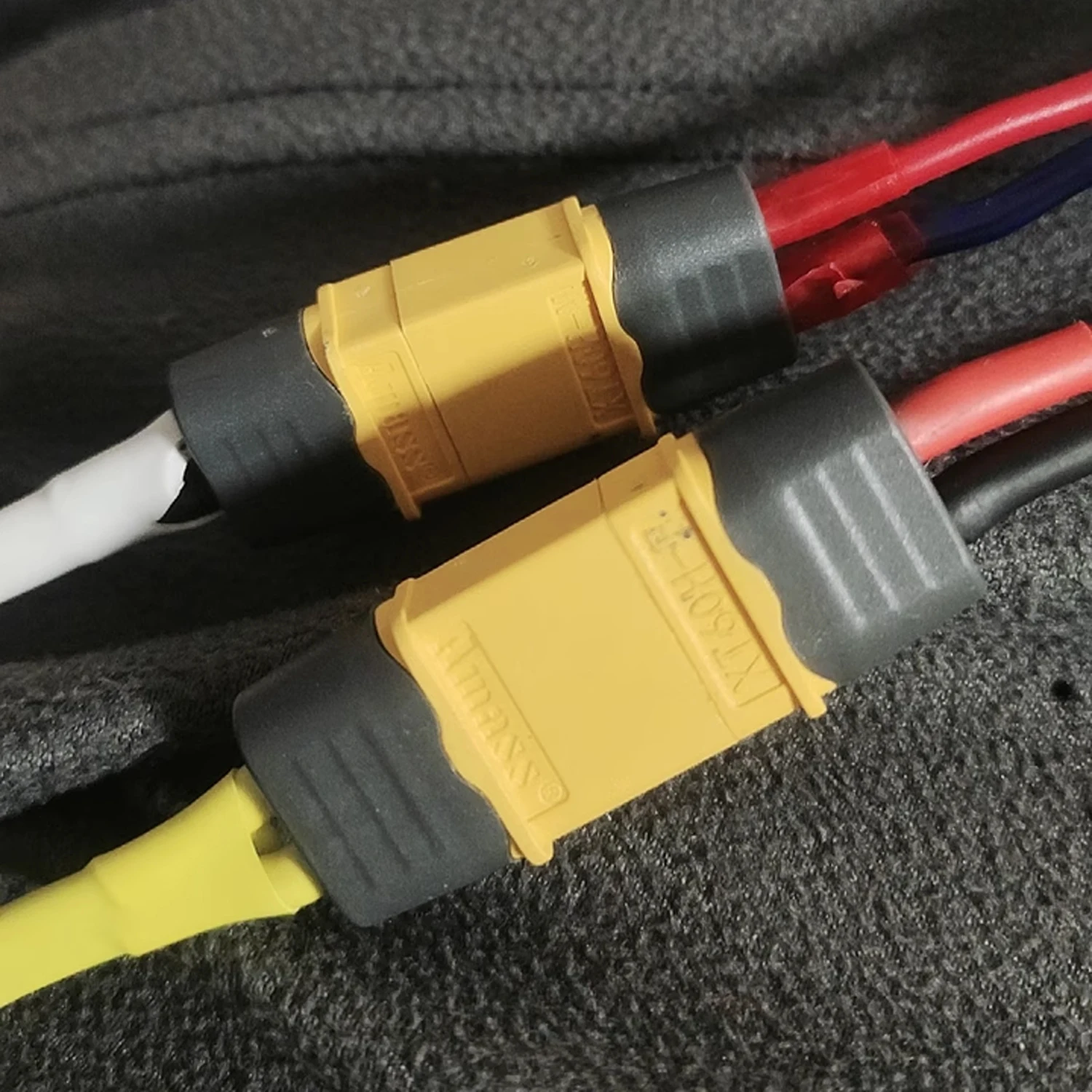 XT60 Male Female Plug Connector Adapter Cable Connectors Power Plugs with Sheath Housing for Lipo Battery RC Planes Cars Motor