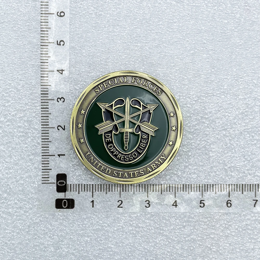 عملة تحدي القوات الخاصة للجيش الأمريكي، قبعة خضراء برونزية، مقتنيات العملات المعدنية DE OPPRESSO LIBER، ميدالية تذكارية في الكبسولة