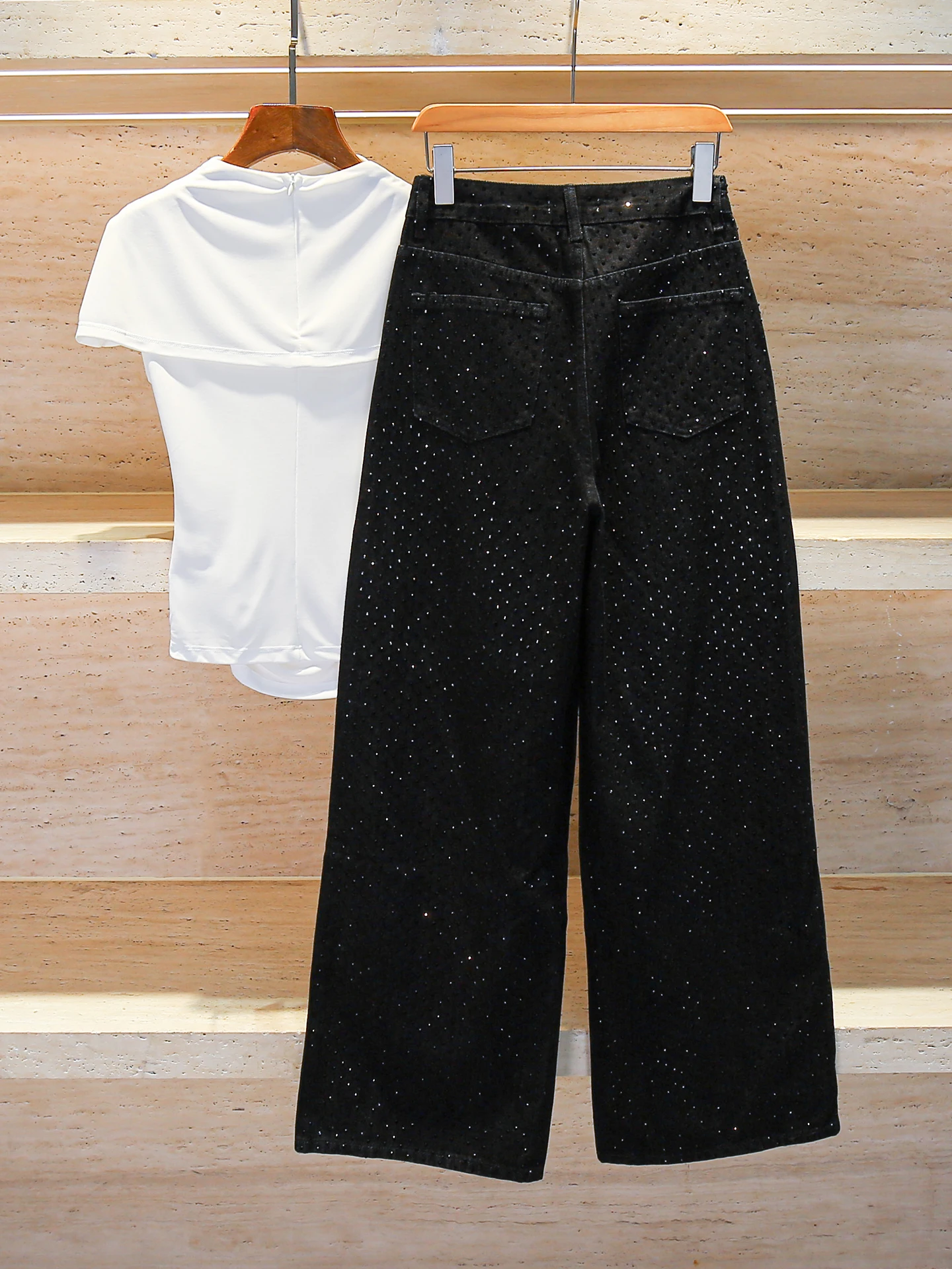 

SP Home South Oil High End Women's Summer T-irt Top + Rhinestone Jeans Set Hollow out Folded Design Faionable Two-Piece Suit