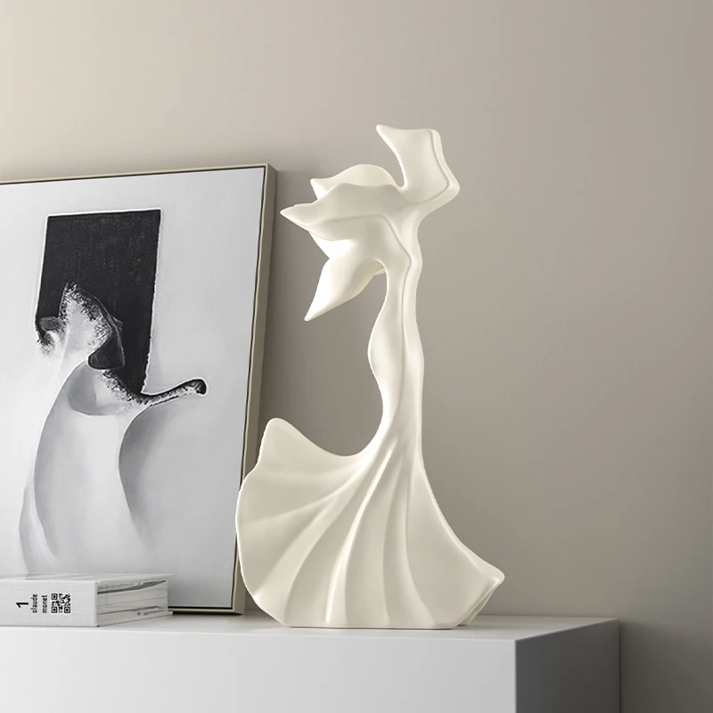 

High-end light luxury abstract figure ornament art sculpture soft decoration office study living room wine cabinet home accessor