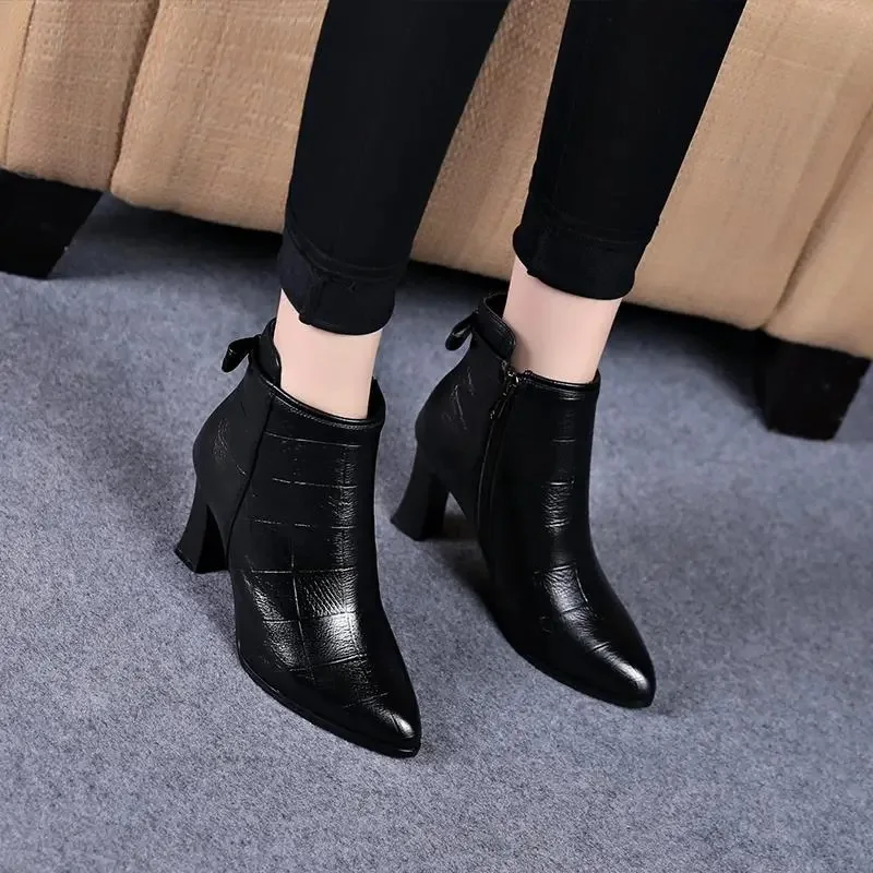 Botas Femininas moda donna in pelle verniciata nera primavera autunno stivaletti con tacco alto Lady Casual Cozy Office Work Shoes B06