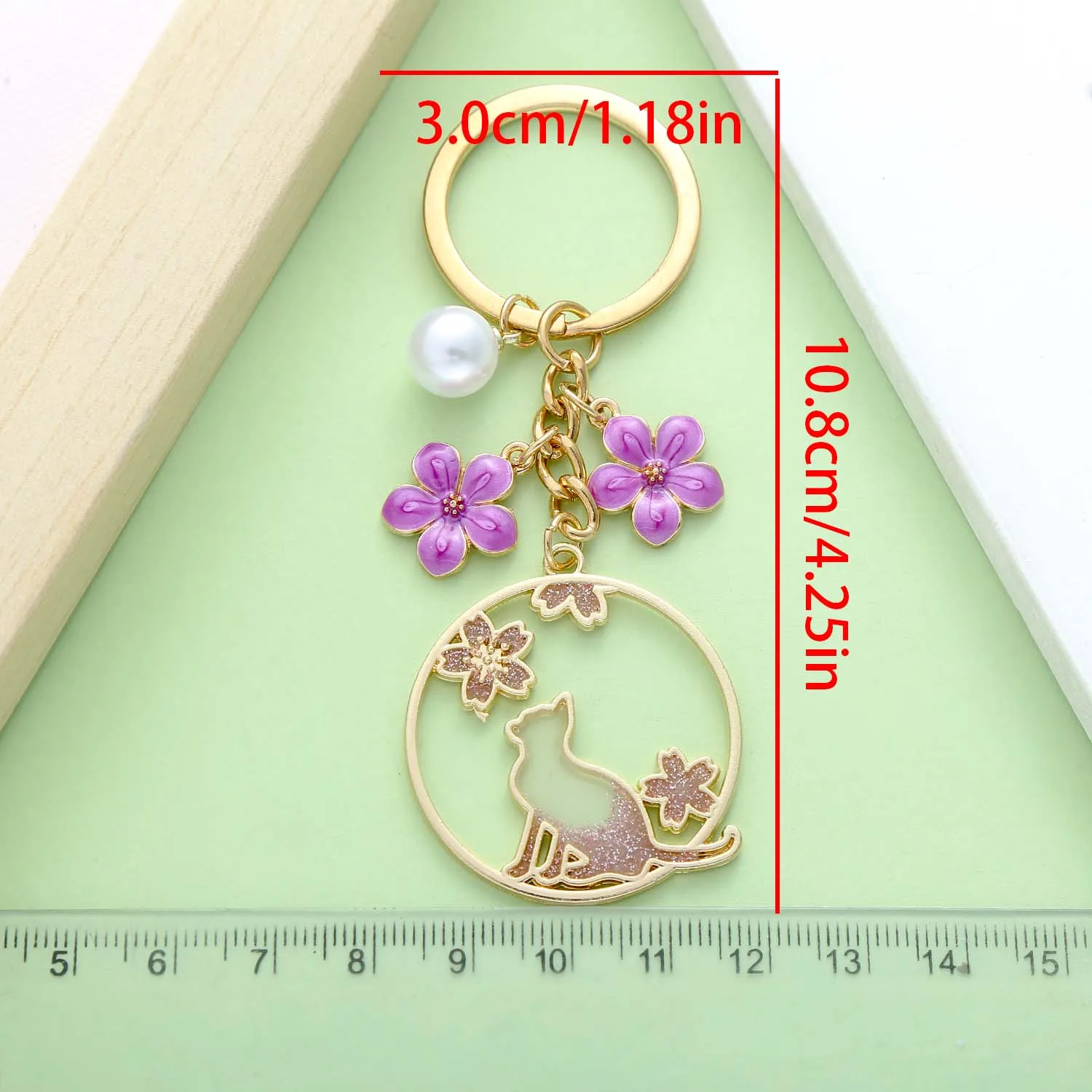 سلسلة مفاتيح زهرة زهر الكرز والقط اللطيفة من المينا ، حلقة مفاتيح من اللؤلؤ الصناعي ، مفاتيح سيارة ، حقائب ظهر ، محافظ ، 1