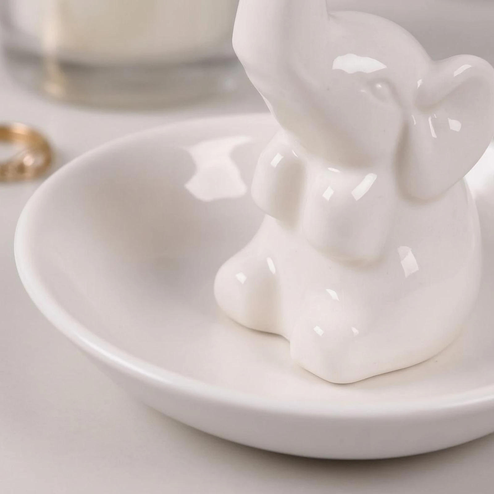 

Ceramic Elephant Band Dish Shallow Bowl Elephant Jewelry Dish Decorative Accessory Tray Good Luck