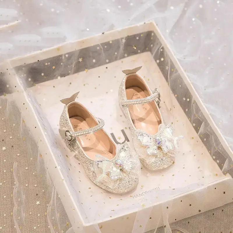 Girls Sparkly Sequins Leather Sandals 2026 New Summer Kids Barefoot Mary Jane Shoes Soft Sole Trendy Princess Kids School Dance