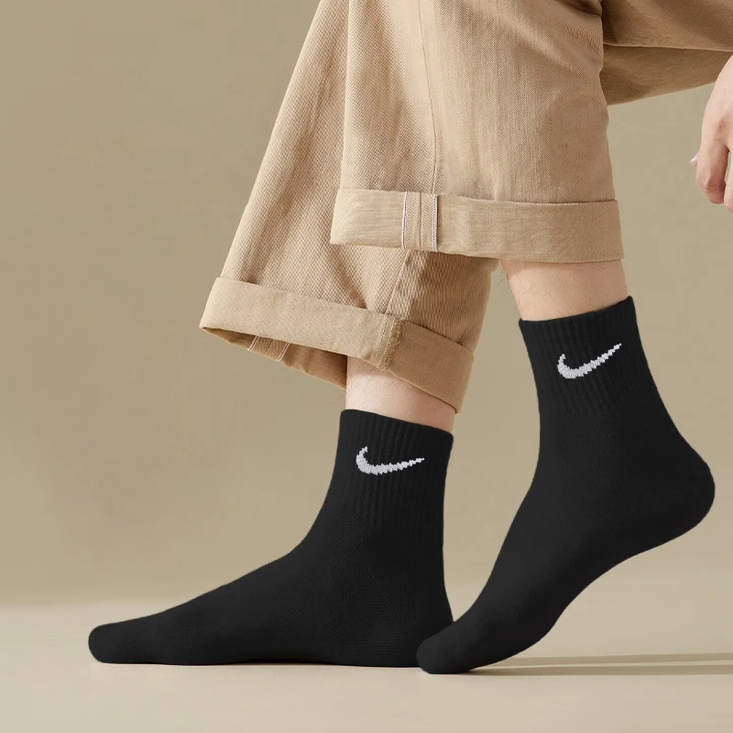 

Nike унисекс, комплект из 3 пар носков до середины икры, дышащие, впитывающие пот носки SX7677-010