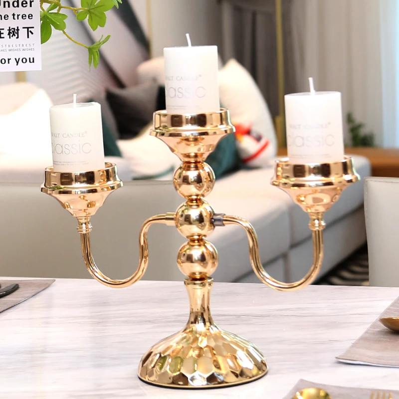 Nordic style gold minimalist metal aromatherapy three head candle holder decoration, light luxury candlelight, dinner, wedding