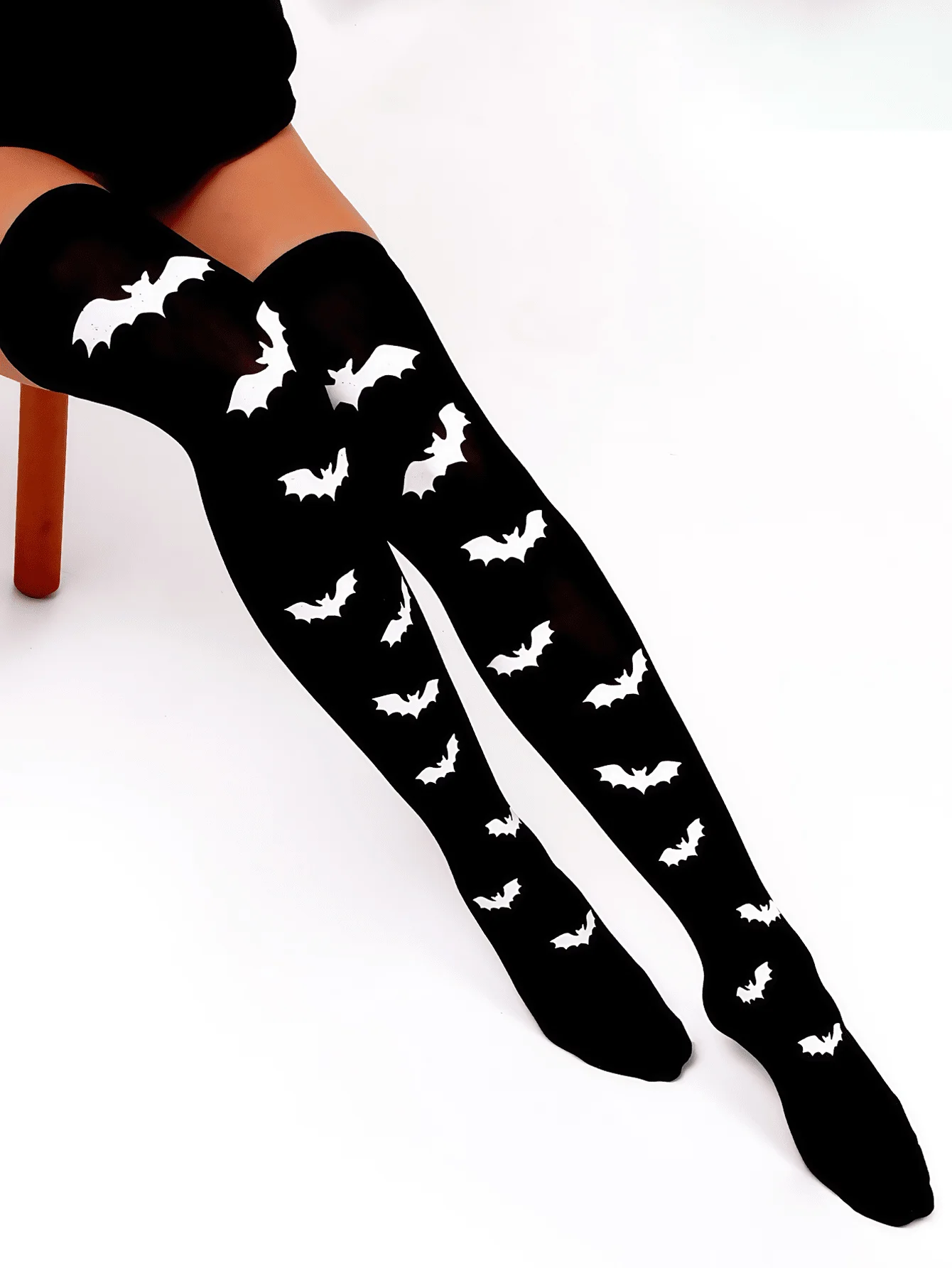 

Women's Halloween Bat Print Knee-High Socks - Spooky Stretchy Stockings for Costume Parties