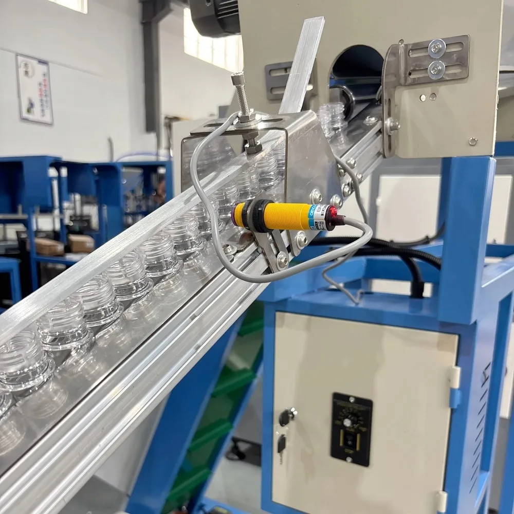 Semi Automatic 4 Cavity 500ML Small Plastic Bottle Making Machine PET Blow Molding Machine Blowing Molding Equipment