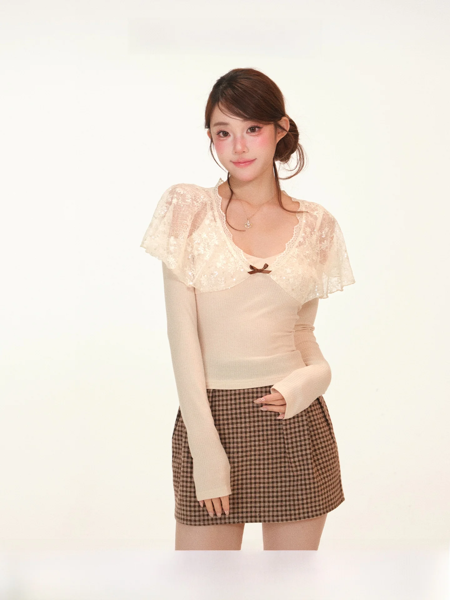 

Sweet Pear Daze Tea Color Floral Thousand Gold Sensation Fake Two-Piece Cowl Ne Lace Bead Knitted Top Girl's Faion