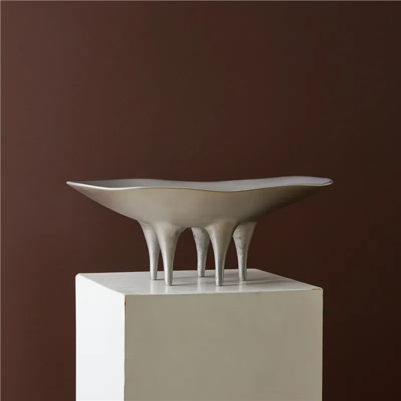 Modern Metal Fruit Tray Light Luxury Decorative Plate for Living Room Desktop Ornament Unique Shape Serving Dish Home Decor