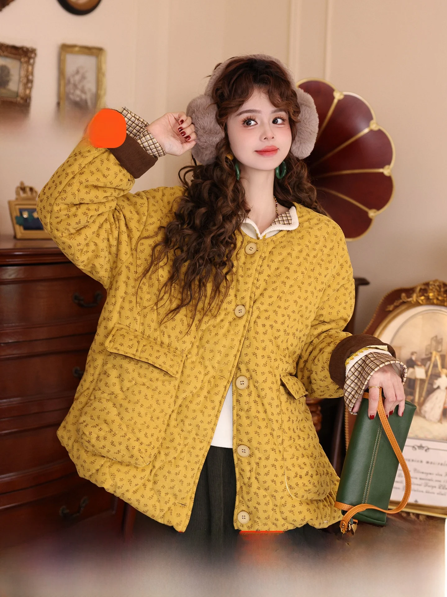 

Chen Jiajie Morning Light Forest Thiened Floral Cotton Jaet Women's Loose Winter Coat Retro round Ne Long Sve Coat