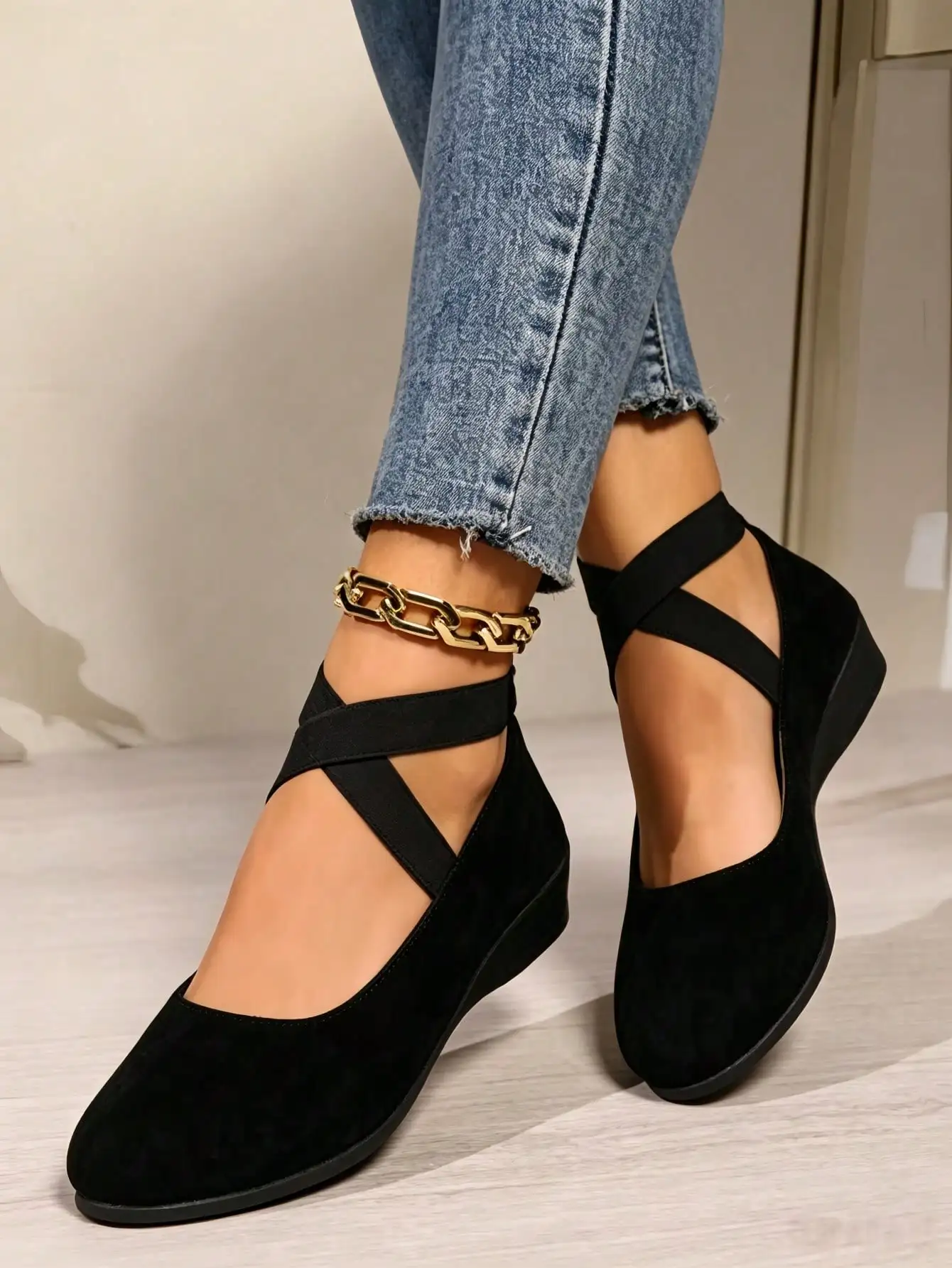 Women's Solid Color Comfy Flat Cross Elastic Band Soft Sole Walking Shoes, Wedge Heel Daily Shoes, Plus Size Available, Runs Large，sx260117175301046601915