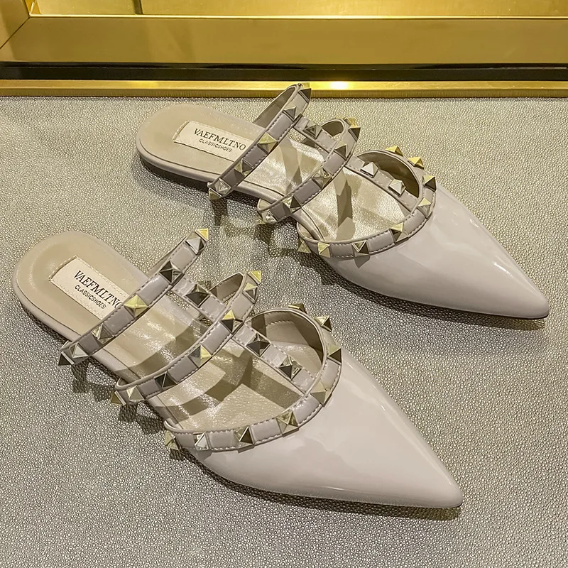 Ladies Closed Toe Slippers Shiny Patent Leather Slip-On with Rivets Mixed Colors Flat Shoes Fashion American and European Styles