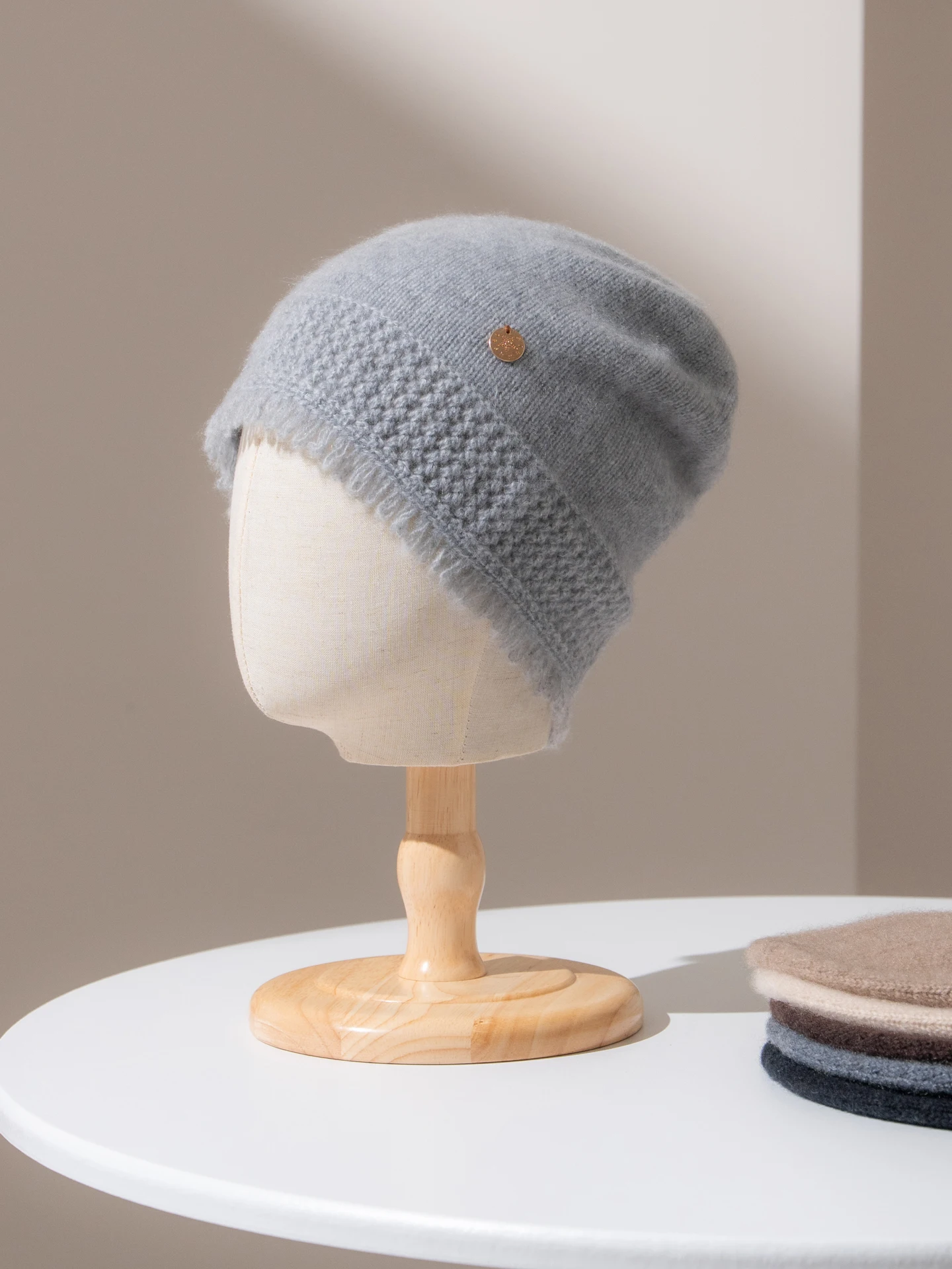 chapeau-en-cachemire-pur-tricote-a-la-mode-avec-pompon-pour-femmes-chaud-protege-les-oreilles-bonnet-en-laine-chapeau-polyvalent-pour-les-temps-froids