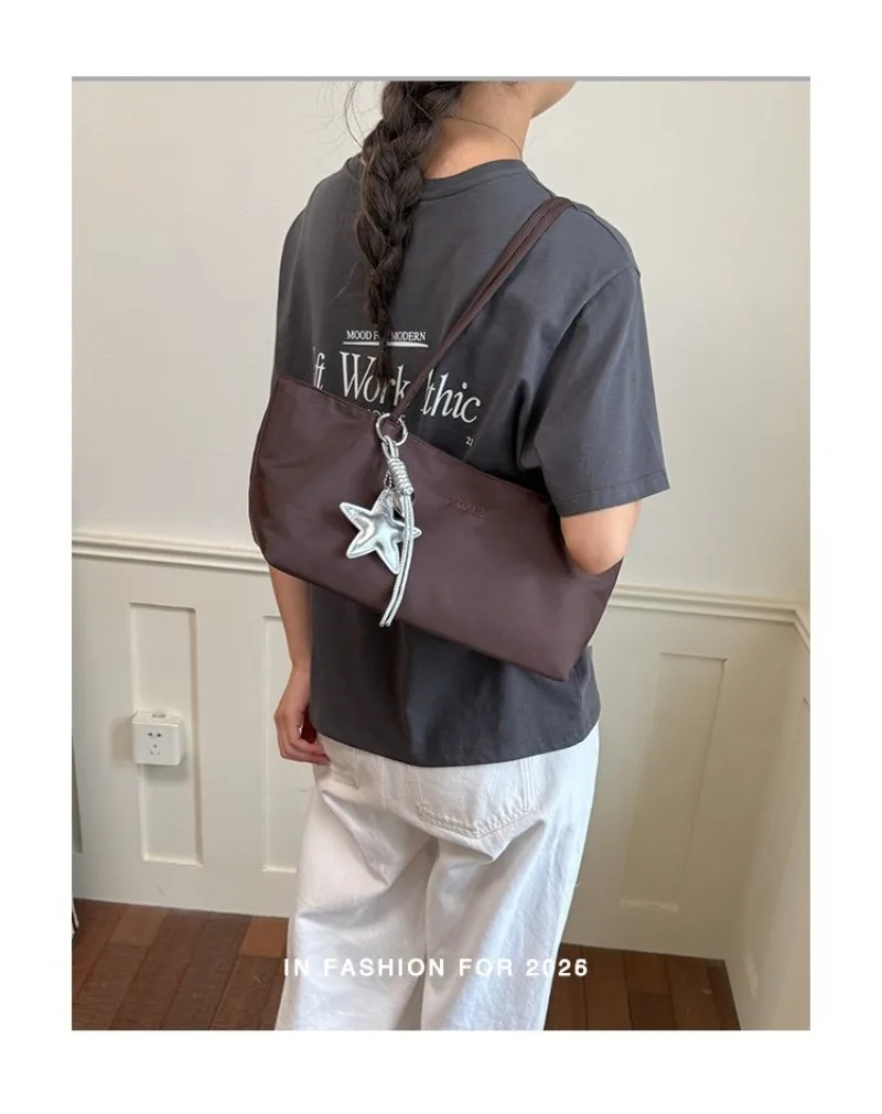 CEEKAY Minimalistische Handtasche aus massivem Nylon, zwei Tragemöglichkeiten, Metall-Sternanhänger, für Mädchen, vielseitig einsetzbar, frische, tägliche Unterarm-Umhängetasche – Detail 29
