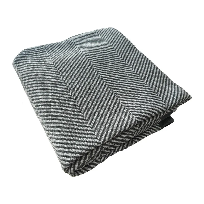 

Simple light luxury aviation blanket, windproof and warm in autumn and winter without hair loss blanket
