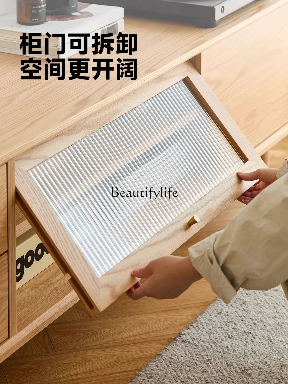 Eenvoudig eiken tv-meubel