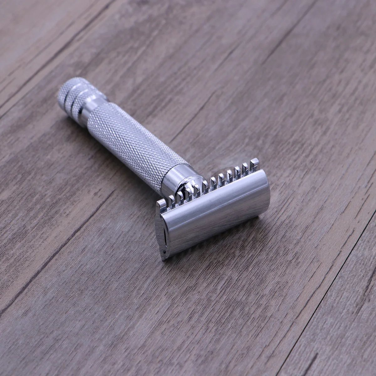 

Double Safety Razor Stainless Steel Shaving Tool For Men Textured Grip Design Home Barber Use No Smooth Shave
