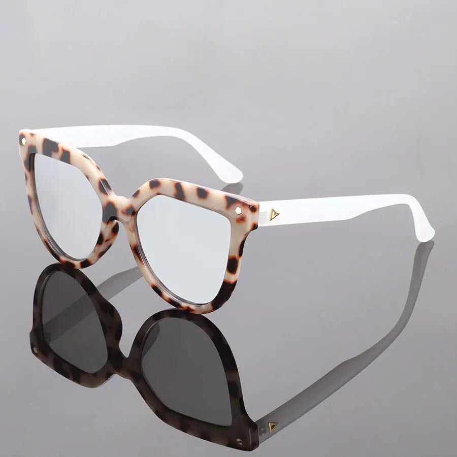 1 Stück modische Unisex Retro-Sonnenbrille im quadratischen Design für Herren und Damen, klassische Sonnenbrille zum Autofahren und Reisen, rechteckige Sonnenbrille für Damen