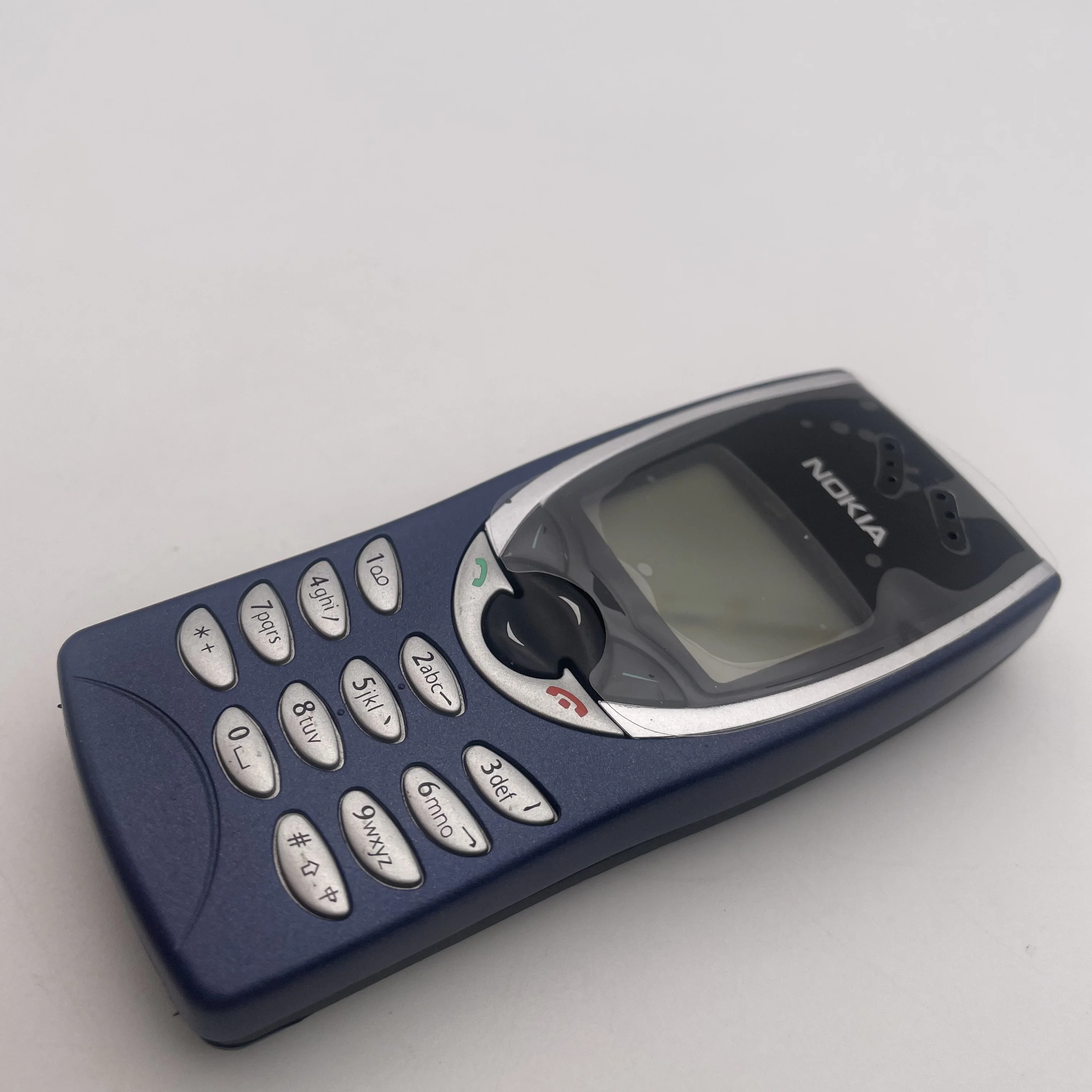 هاتف Nokia 8210 مكبر الصوت المجدد غير مقفول بلوحة المفاتيح العبرية العربية الروسية