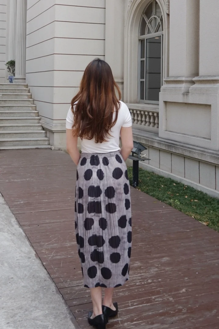 Miyake 2025 Summer Loose Casual Fashion Style Medium and Long Pleated Black Polka Dot Skirt Elastic High Waist Pleated Skirt