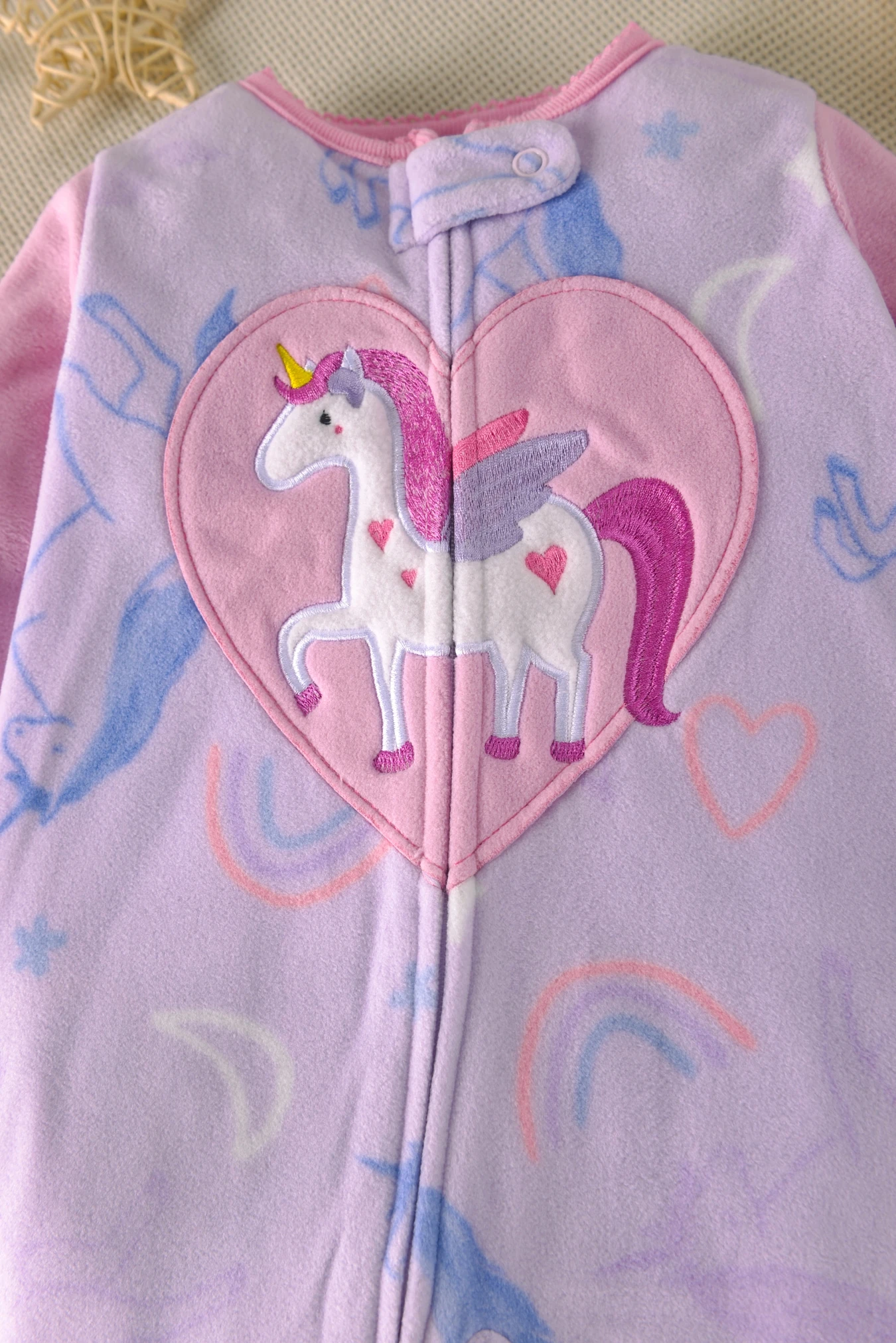 Baby-Mädchen-Strampler aus Polar-Fleece mit Füßlingen, mit Umweltfreundlichem Druck, Niedlicher Cartoon-Eule & Einhorn-Stickerei, Reißverschluss-Strampler, Herbst-Winter-Warme Babykleidung – Detail 8