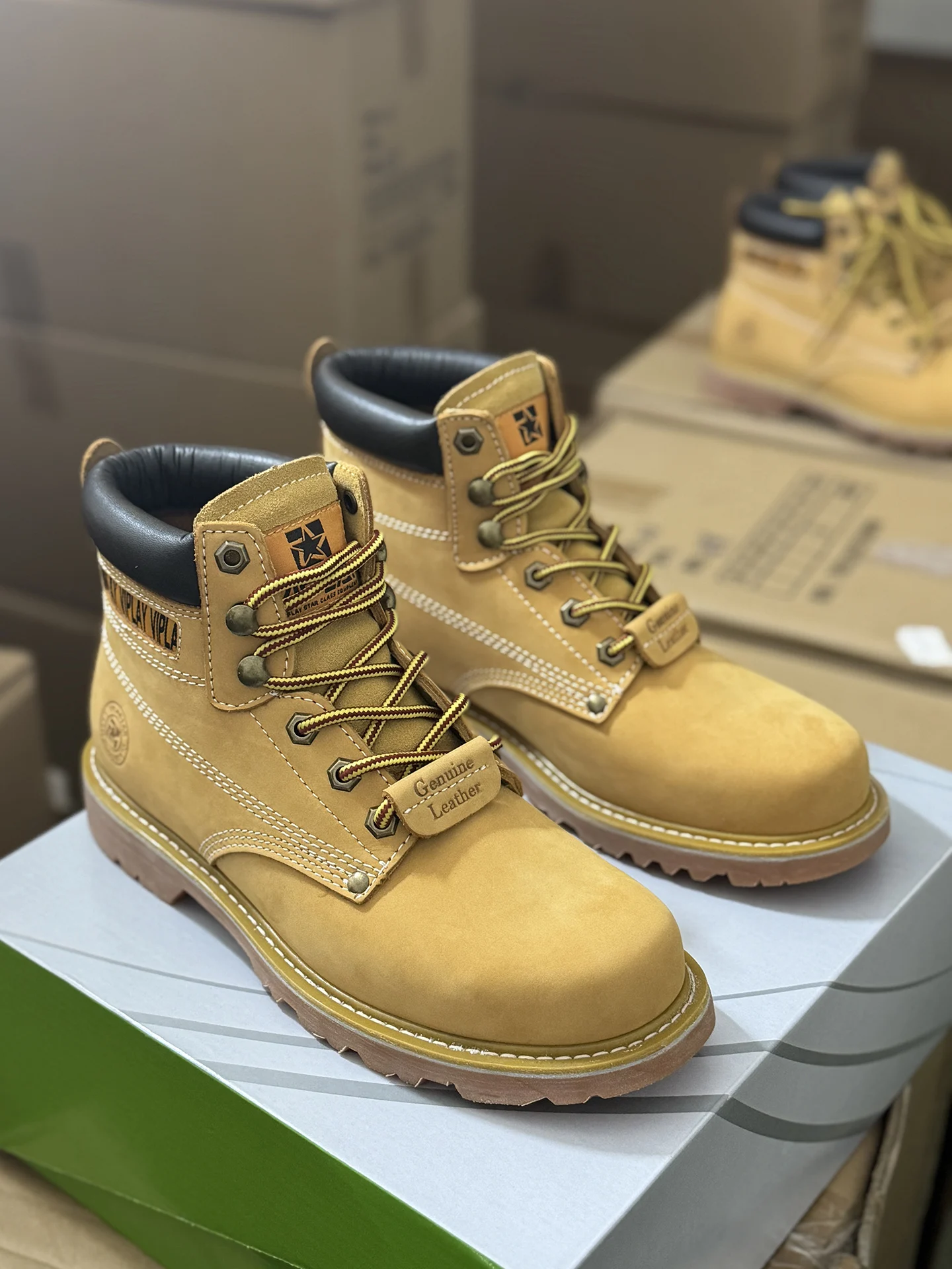 

Waterproof Men's Boots Outdoor Hiking Work Boots Breathable Mountain Climbing Shoes Leather Workwear Footwear for Men