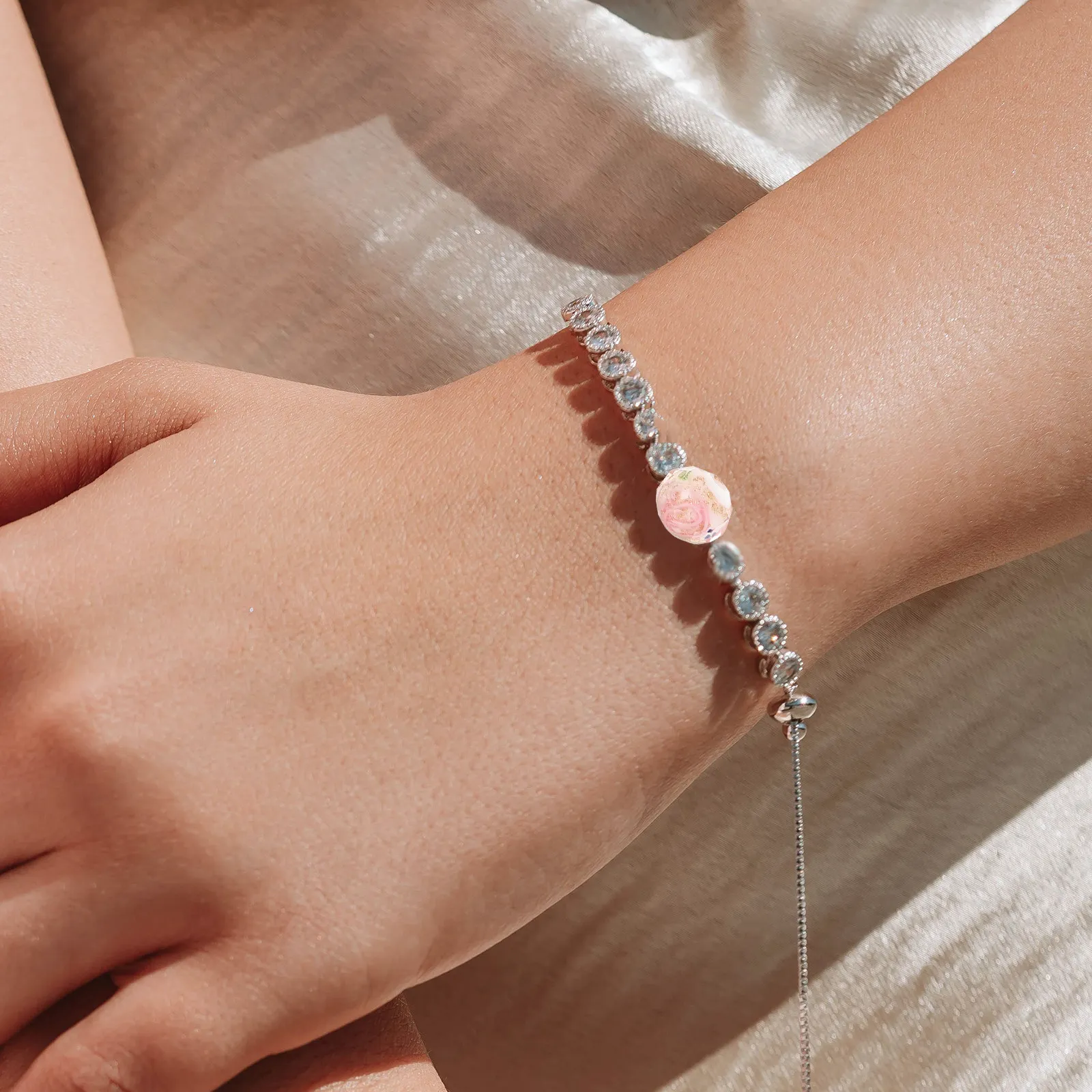 

20 шт. стеклянных бусин в форме цветов для рукоделия, изготовления браслетов и ожерелий, маленькие круглые стеклянные бусины для DIY-творчества