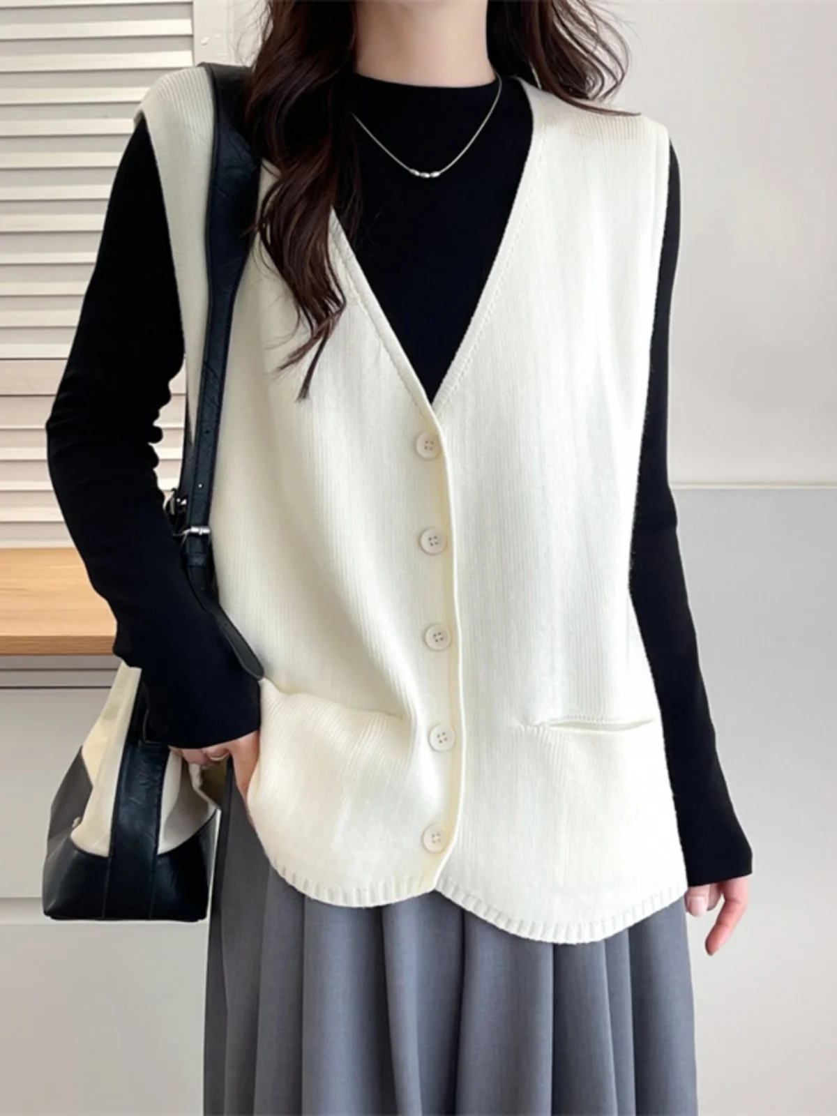 plus Size Women's Knitted Vest Top Layering Sweater Coat Double Pocket Autumn New Style Fashion Commute Style V-Neck Polyeste...