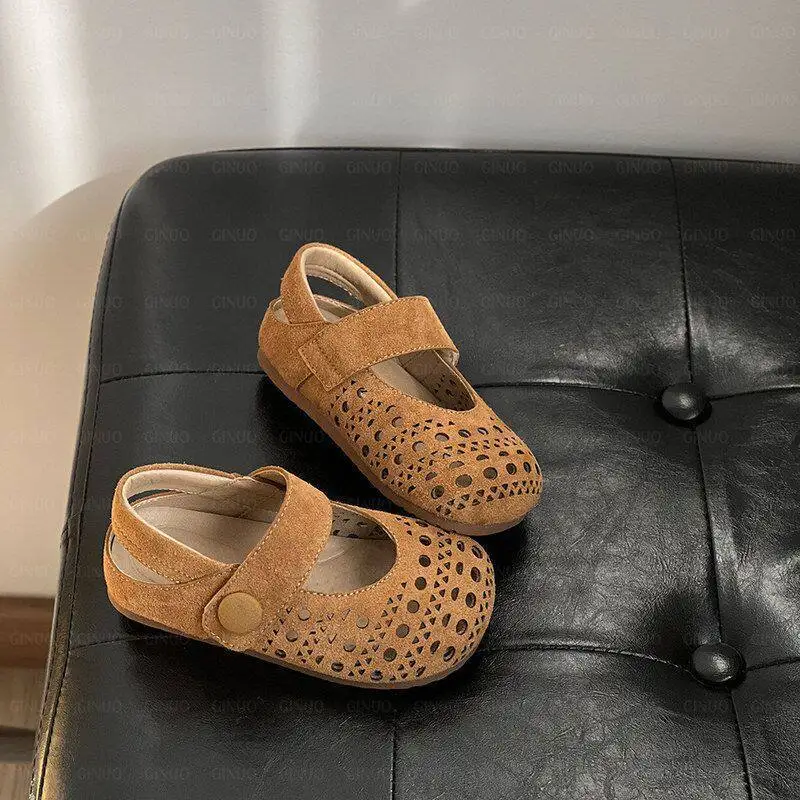 Baby-Sandalen mit Lochmuster, Kinder-Strandschuhe, runde Zehenpartie, Retro-Stil, weiche Sohle, Sommer 2026, neue Kleinkind-Laufschuhe, klassisch, rutschfest – Detail 6