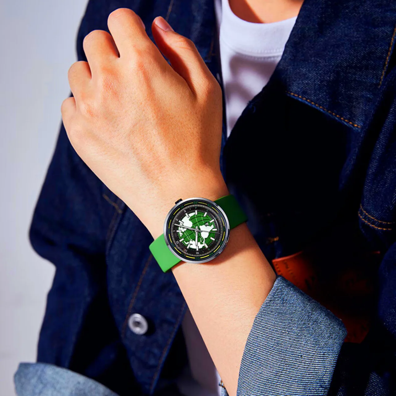Ultra-Thin Earth-Themed Men's Watch - Waterproof Luminous Quartz Wristwatch
