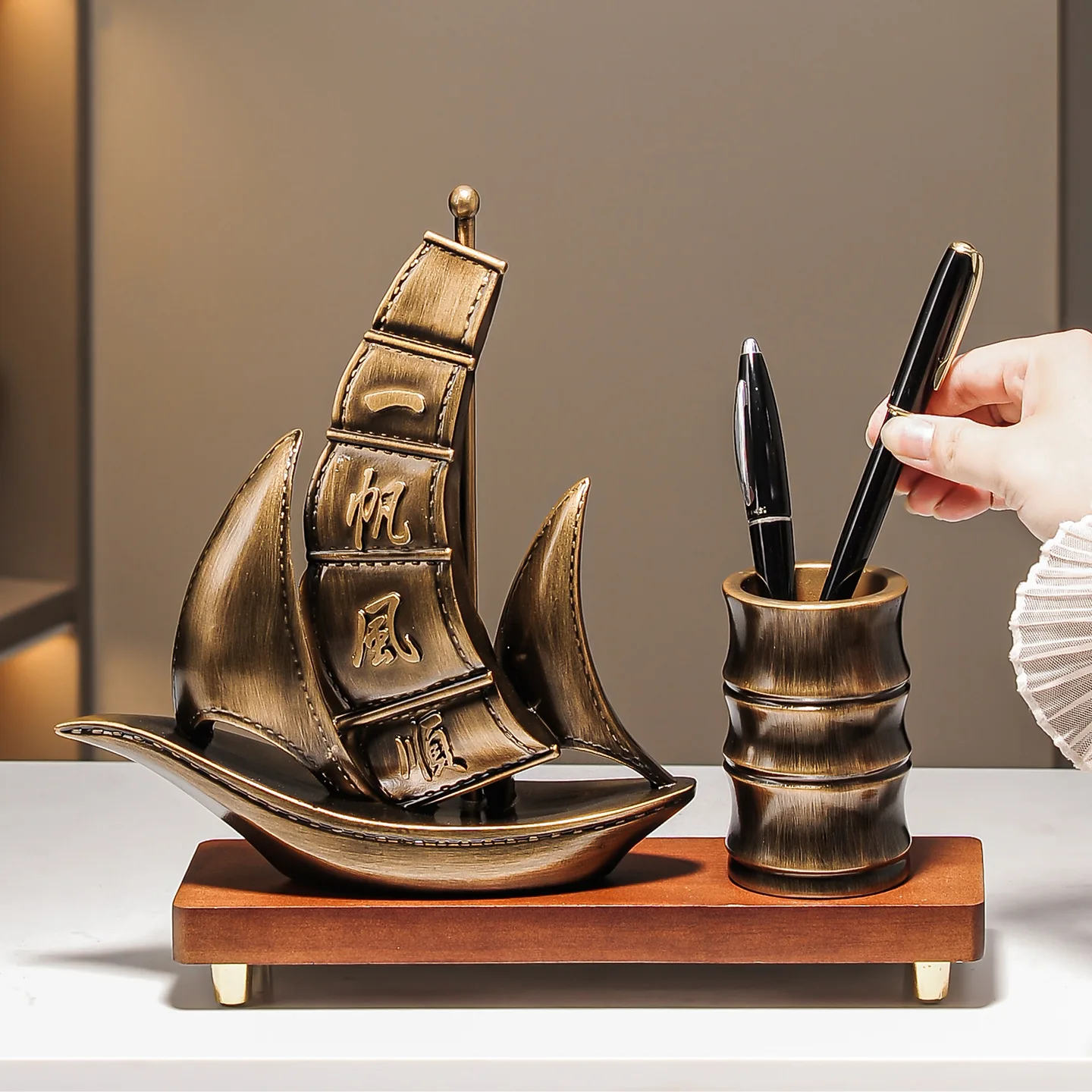 HYS Modern Simple Sailing Pen Holder Crafts Ornament Home Living Room Entrance Leader Desktop Office Ornament Gifts