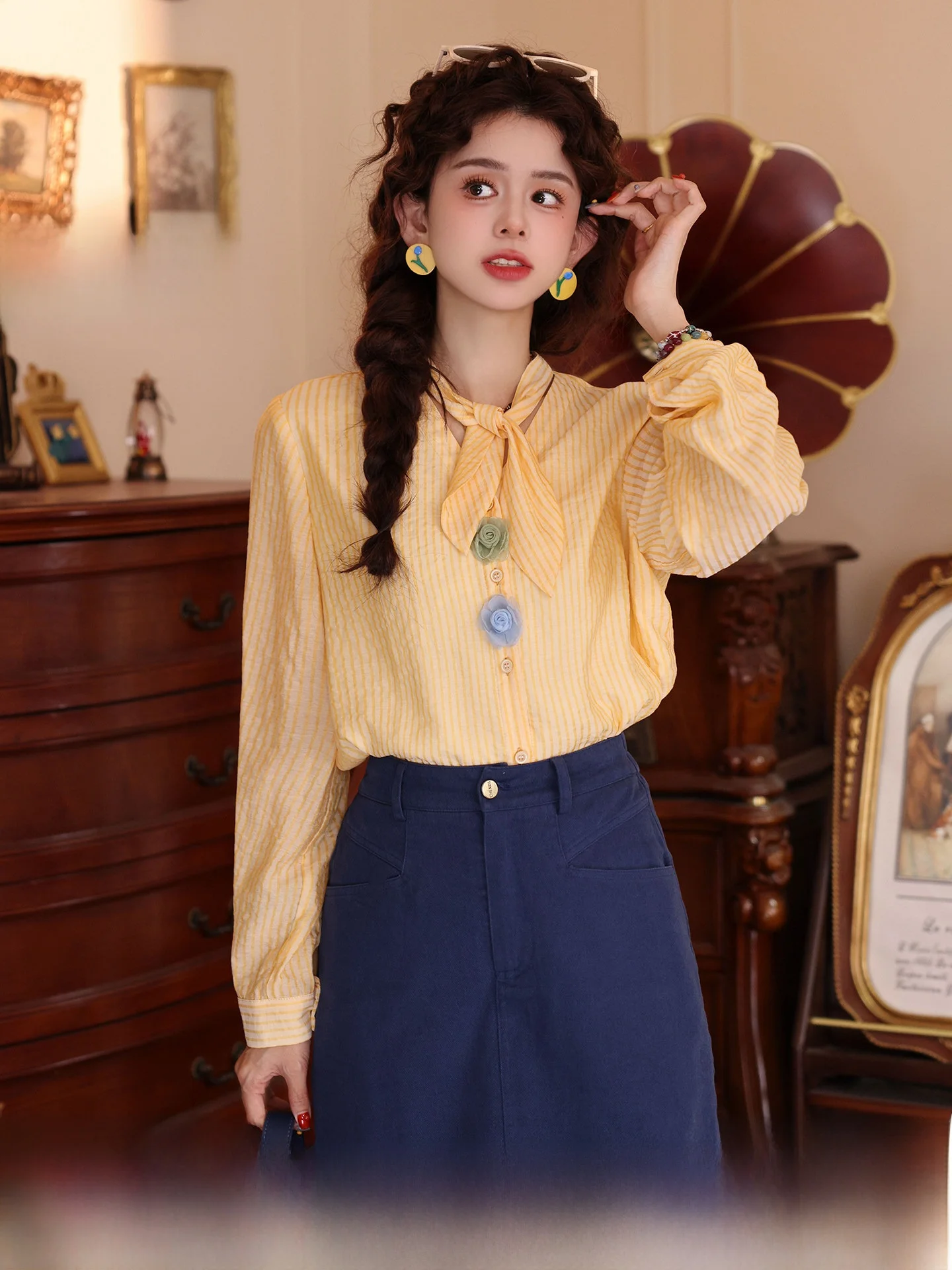 

Chen Jiajie Sugar Coating Orange Peel Striped Shirt Women's Long Sleeve Top Elegant Versatile New 2026 Fashion Ladies' Blouse