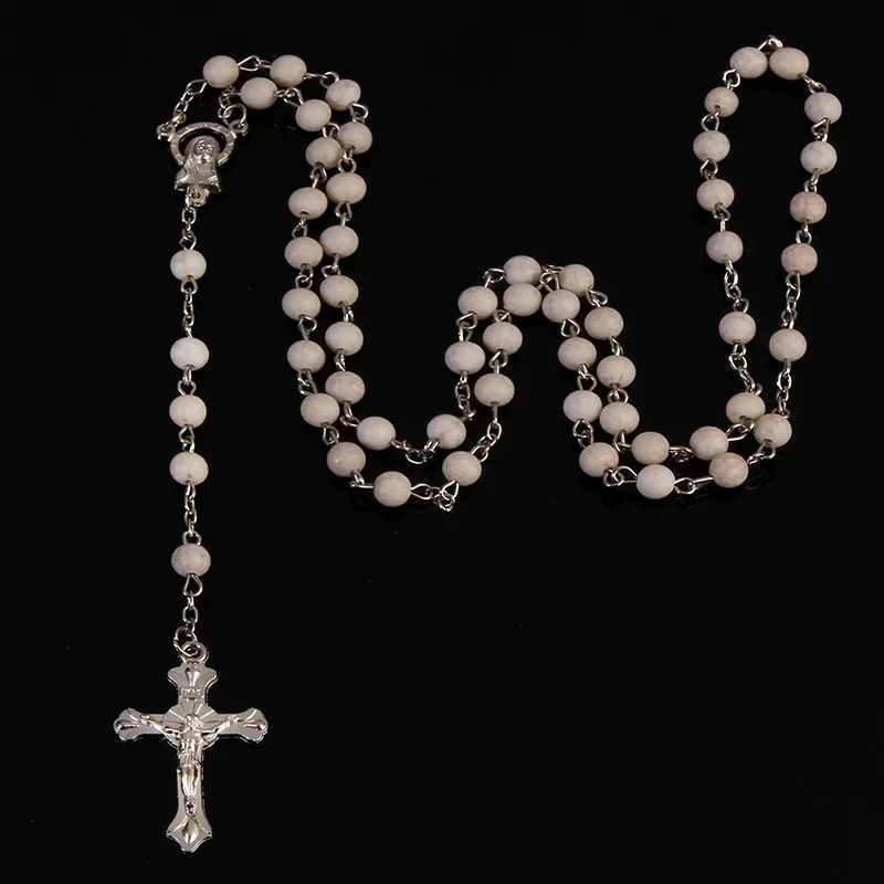 قلادة متقاطعة من مسبحة فيروزية مقاس 8 مم، قلادة مصنوعة يدويًا من مركز ماريا