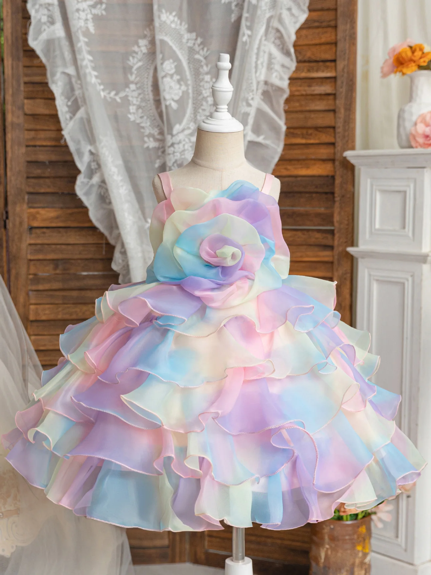 

Pastel Rainbow Flower Girl Dress Ruffled Rose Sleeveless Tulle Wedding Gown First Christmas Party Luxury Evening Gown For Girls