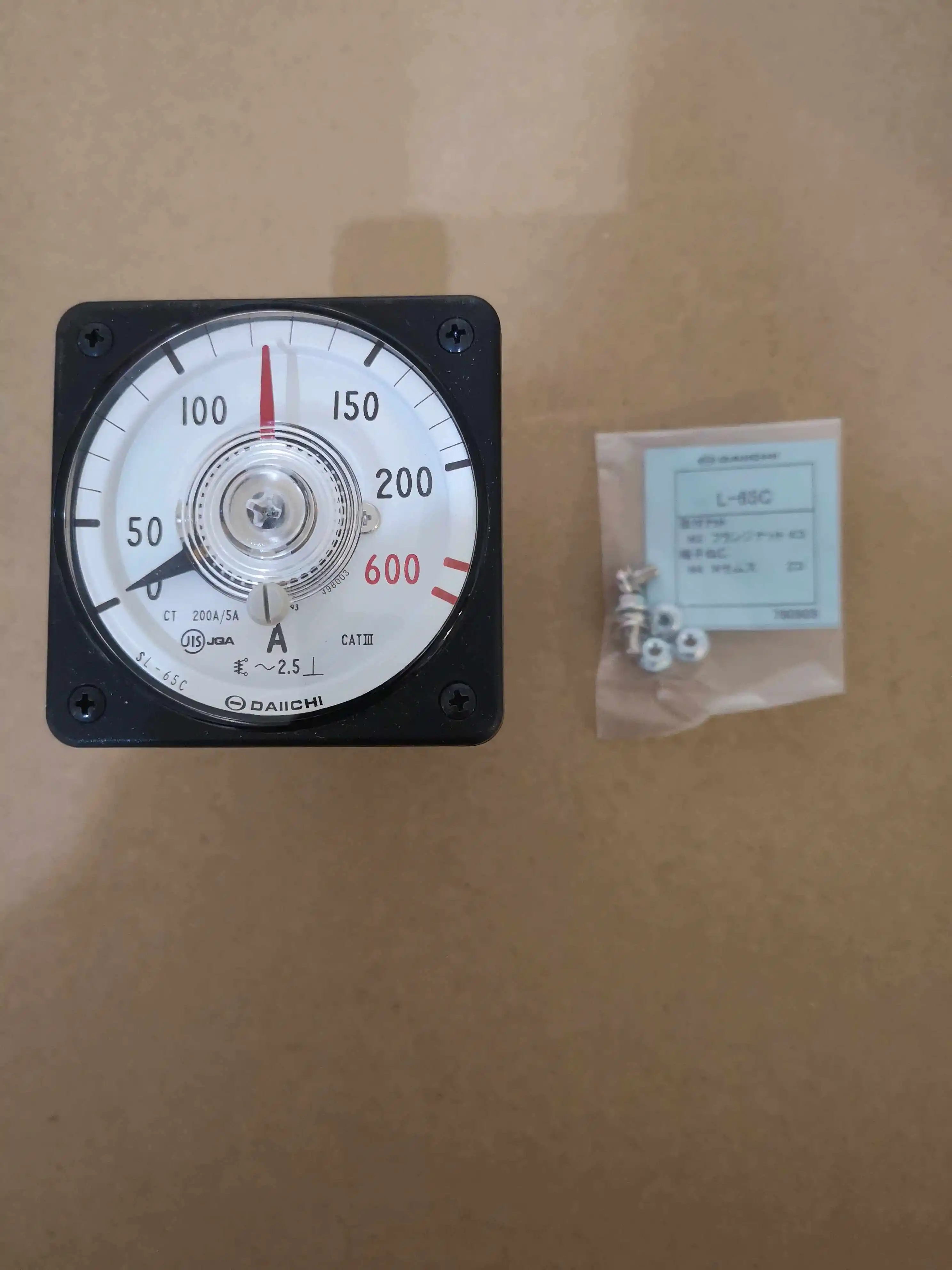

DAIICHI Ammeter L-65C/0-200A Max600A Spot