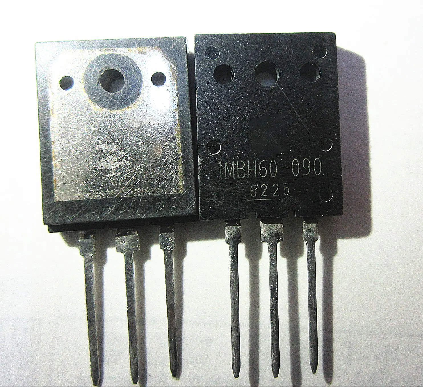 

1MBH60-090 TO3PL IC 10 шт.