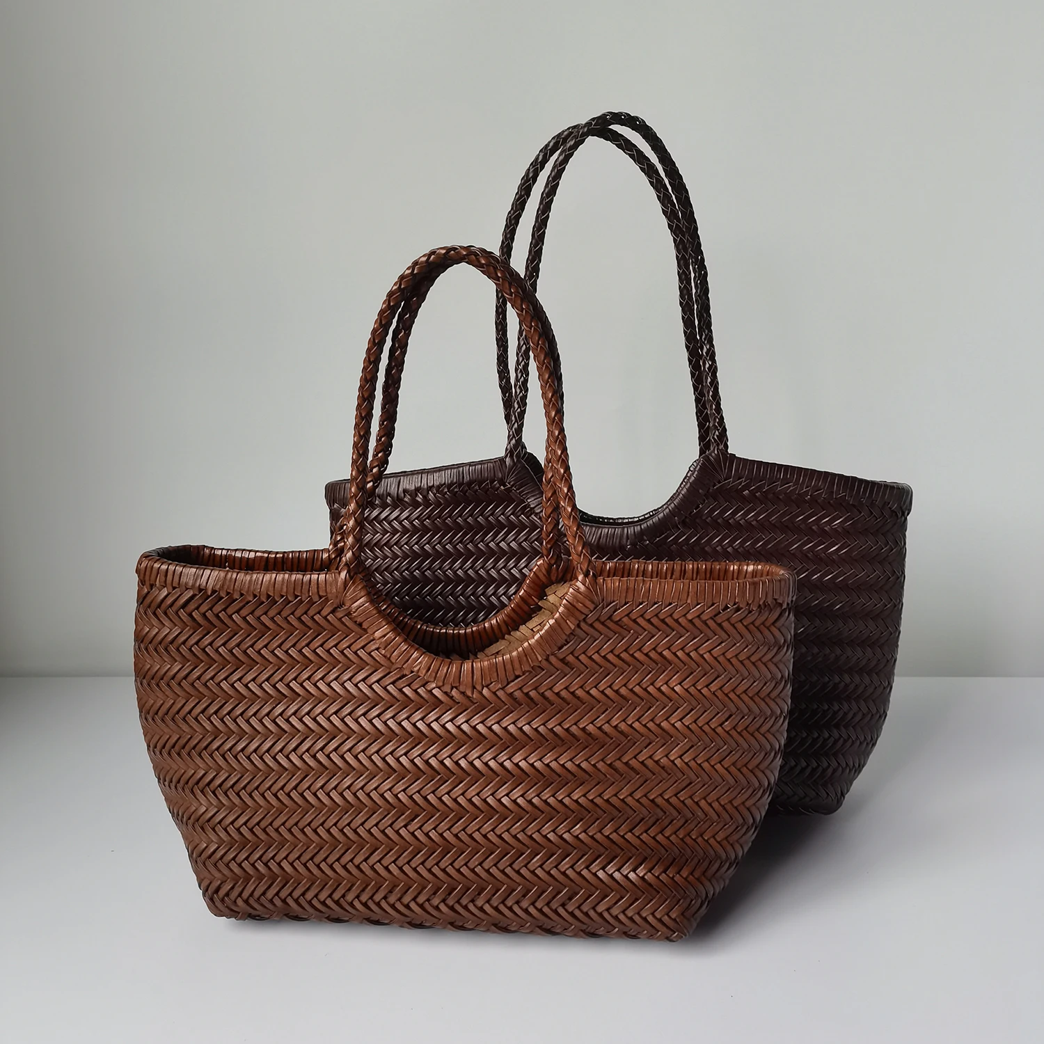 

Handmade two-layer cowhide woven tote bag 2025 new corundum basket bag large capacity vacation style shoulder bag for women
