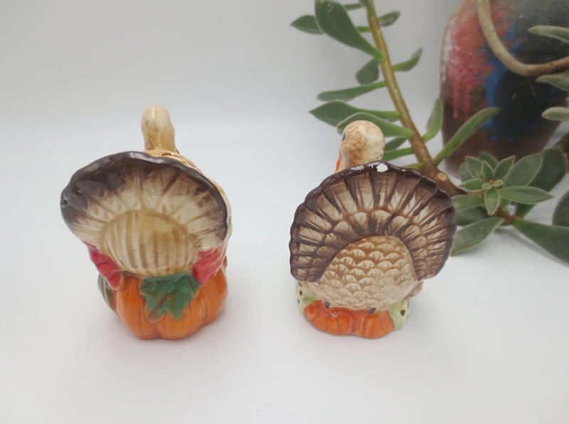 Ceramic Turkey Salt and Pepper Shaker Set, Handpainted,For Thanksgiving and Christmas