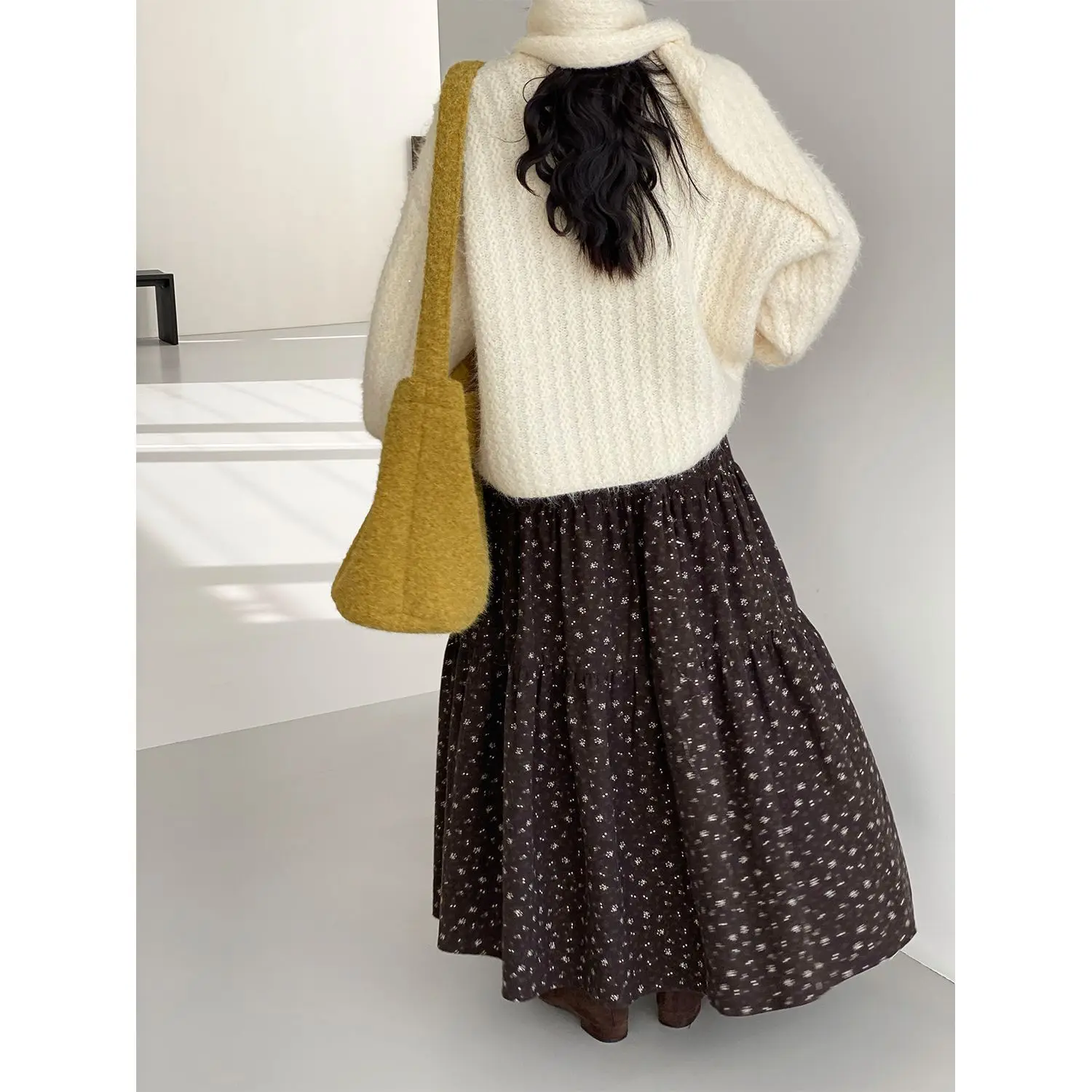 

Vintage Retro Artistic Coffee Color Brushed Small Floral Half For Women Elastic Waist Draped Slimming Cake Skirt